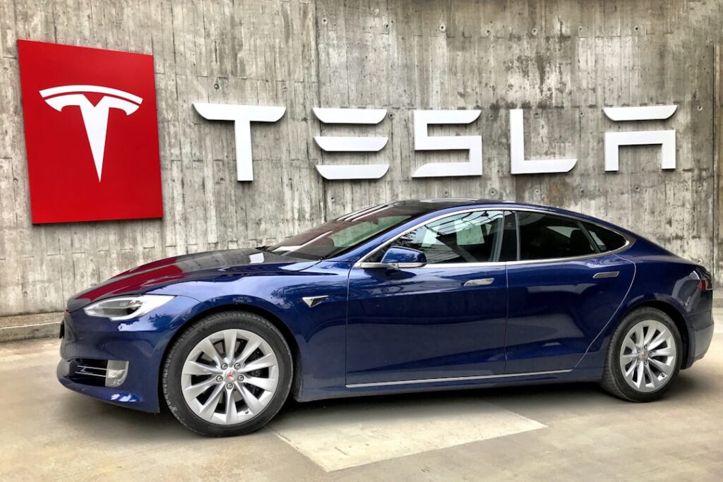 2024 Tesla Model S Plaid Tri-Motor AWD Photo 4