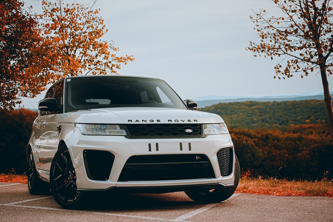 Gold 2024 Range Rover Autobiography P530 V8 Photo 1