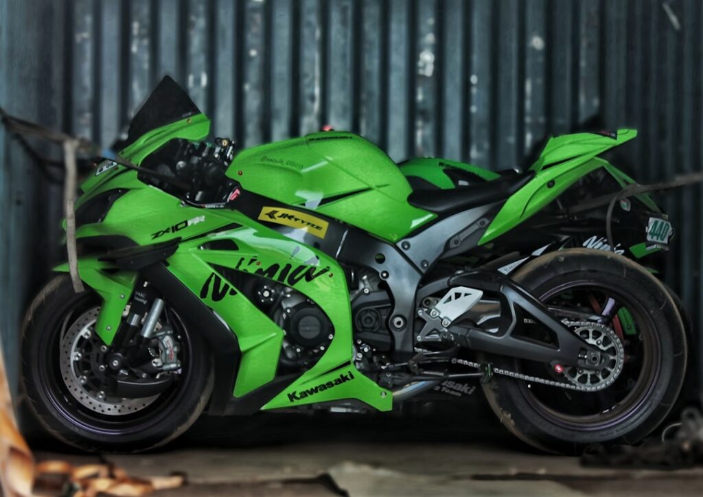Green 2024 Kawasaki Ninja ZX-10R KRT Edition Photo 5
